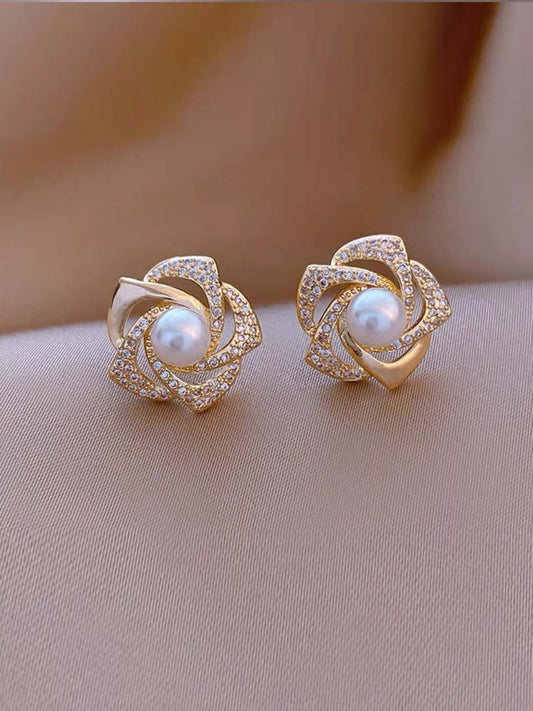 Elegant Floral Pearl Stud Earrings
