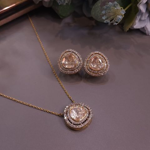 Vintage Sparkle Pendant & Stud Set